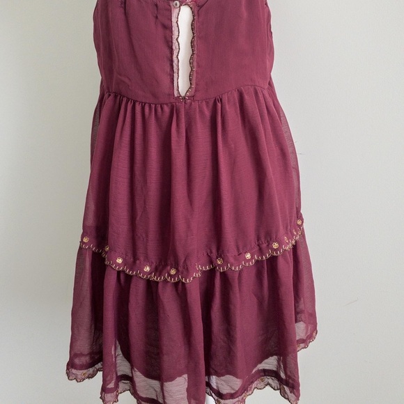 Delicate & Dainty Sequin Dress
*small tear in back as pictured - Picture 5 of 8